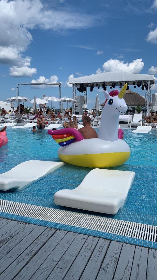 Ank Summerland * Mamaia