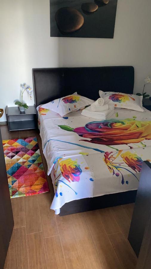 Ank Summerland Mamaia