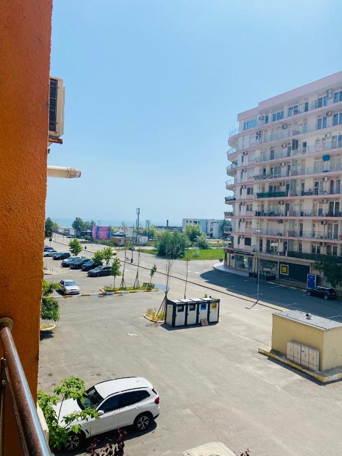 Ank Summerland Mamaia